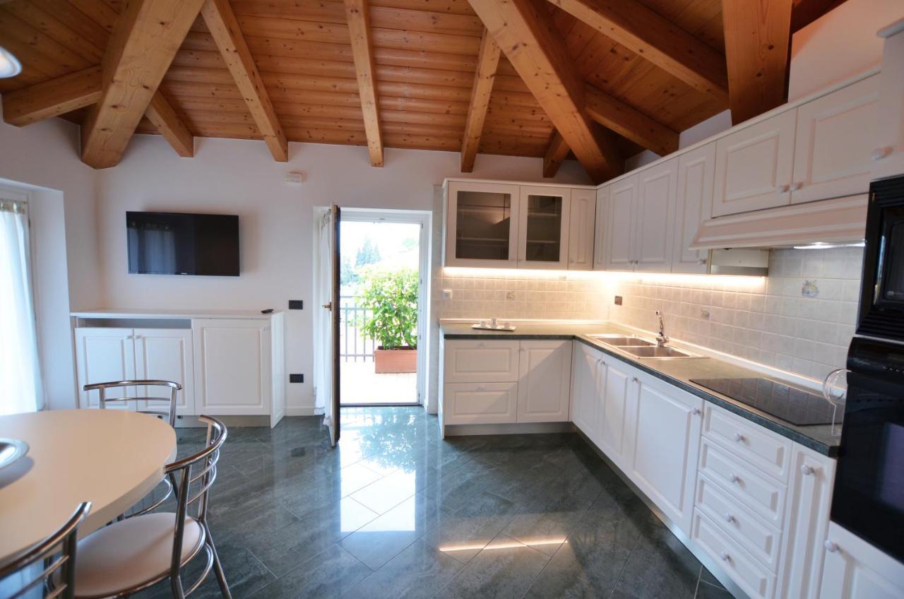 Attic Suite Palme ริวาเดลการ์ดา ภายนอก รูปภาพ