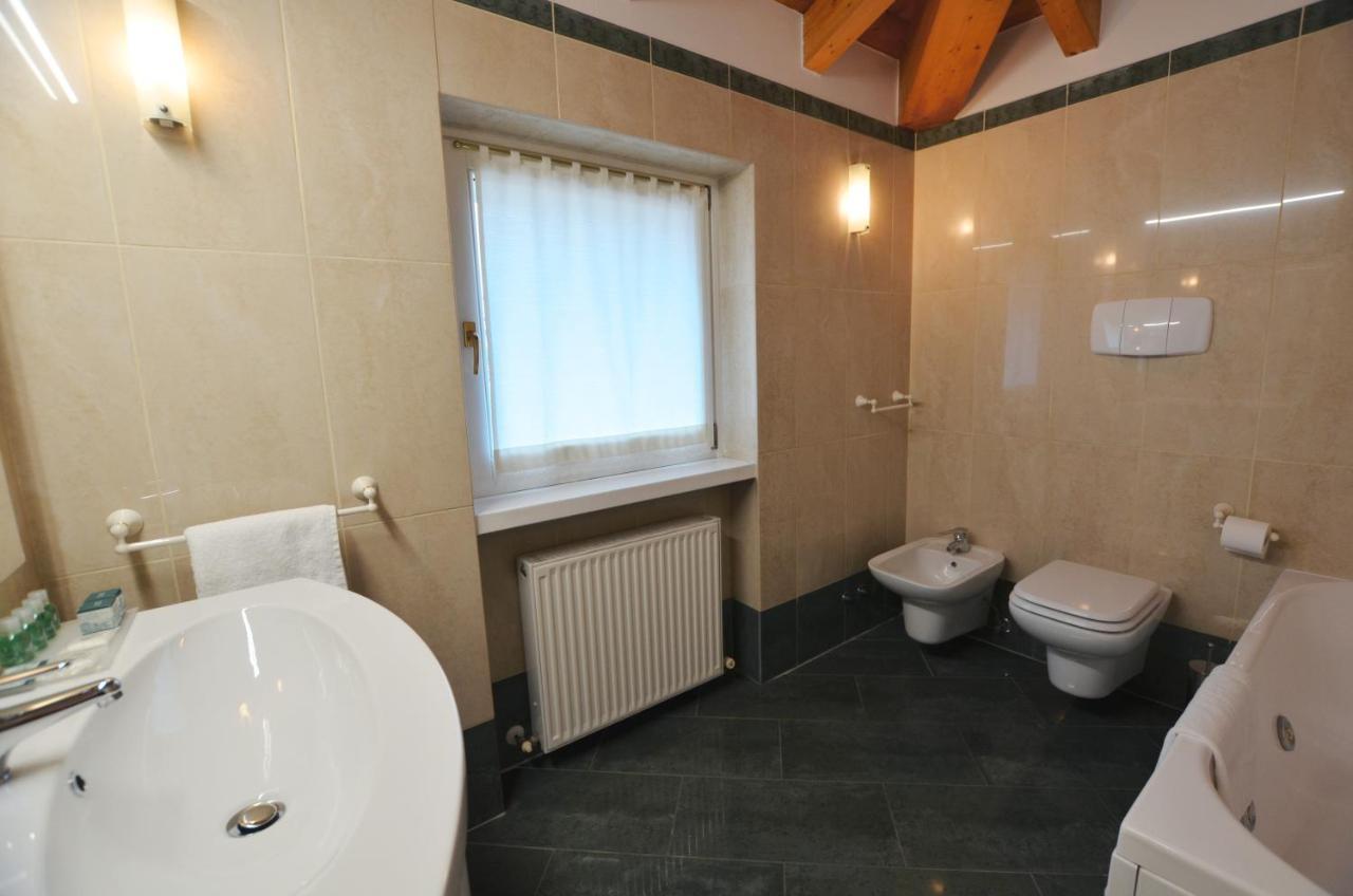 Attic Suite Palme ริวาเดลการ์ดา ภายนอก รูปภาพ