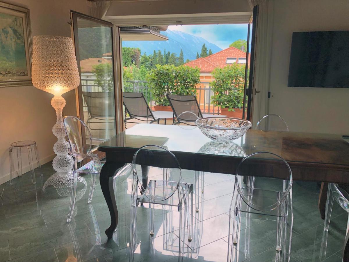 Attic Suite Palme ริวาเดลการ์ดา ภายนอก รูปภาพ
